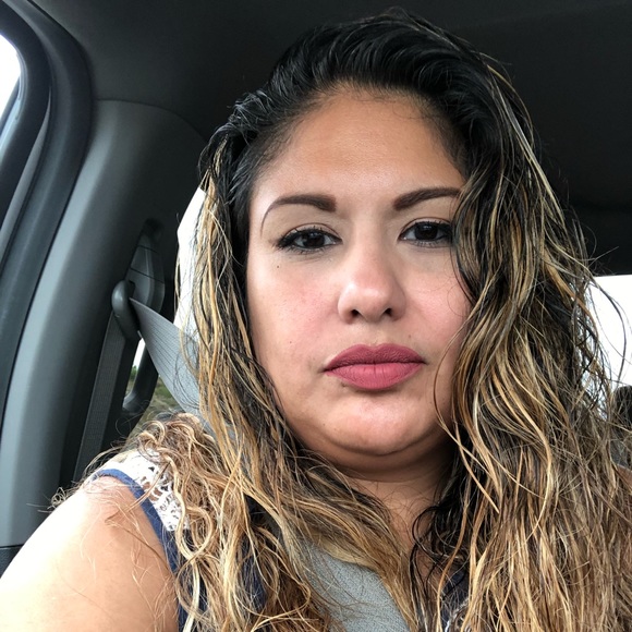 Meet your Posher, Estela - Picture 1 of 1